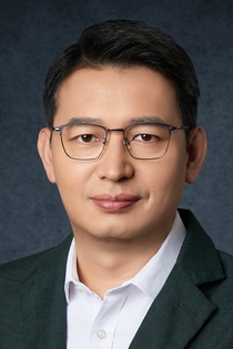 LY Headshot