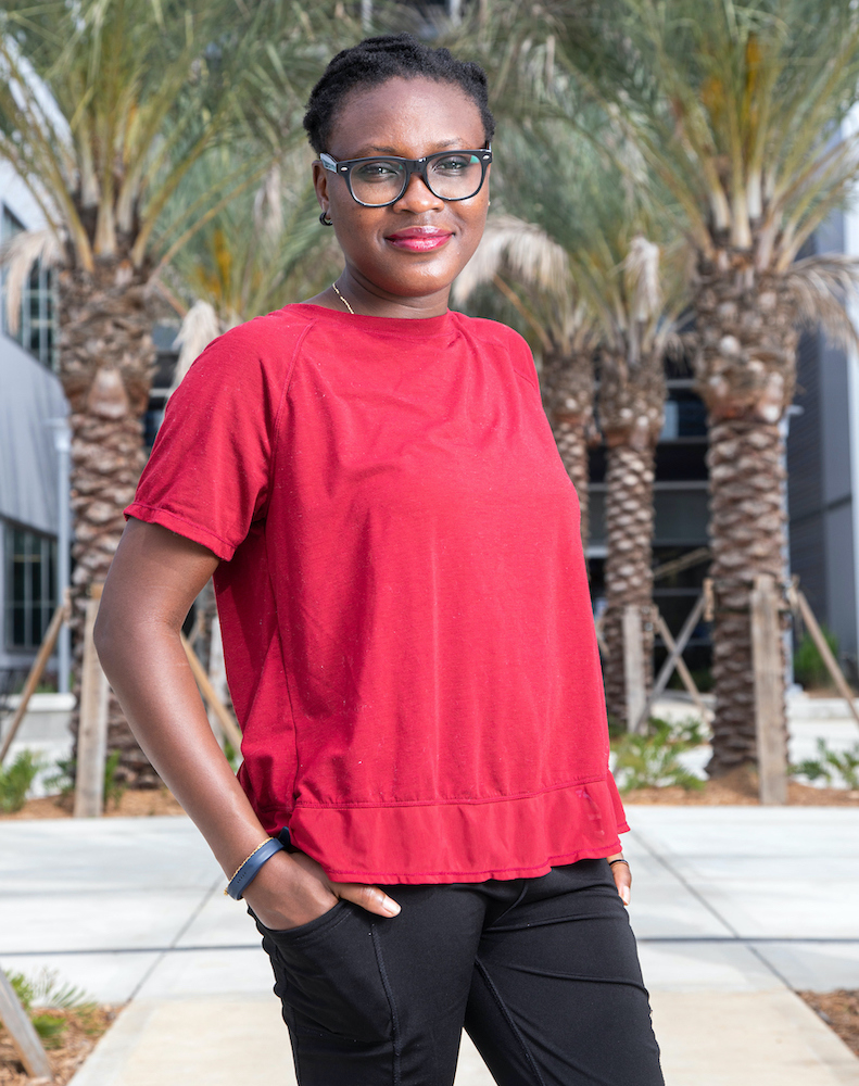 vertical image Abiola Oloye